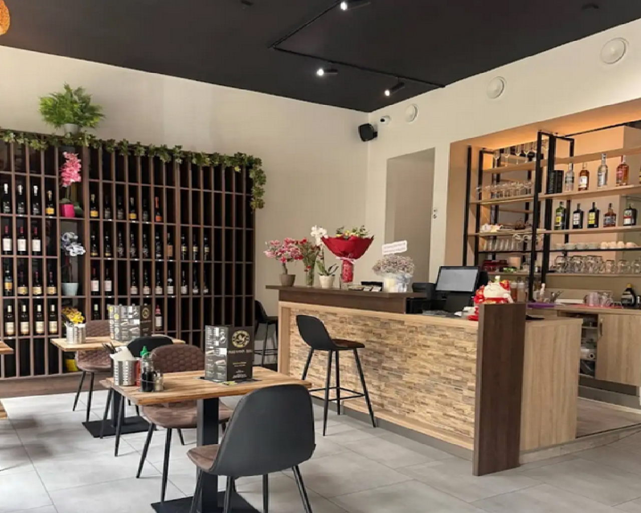 Бистро (210 м2) в Праге 7 (Летна) на ул.Коруновачни