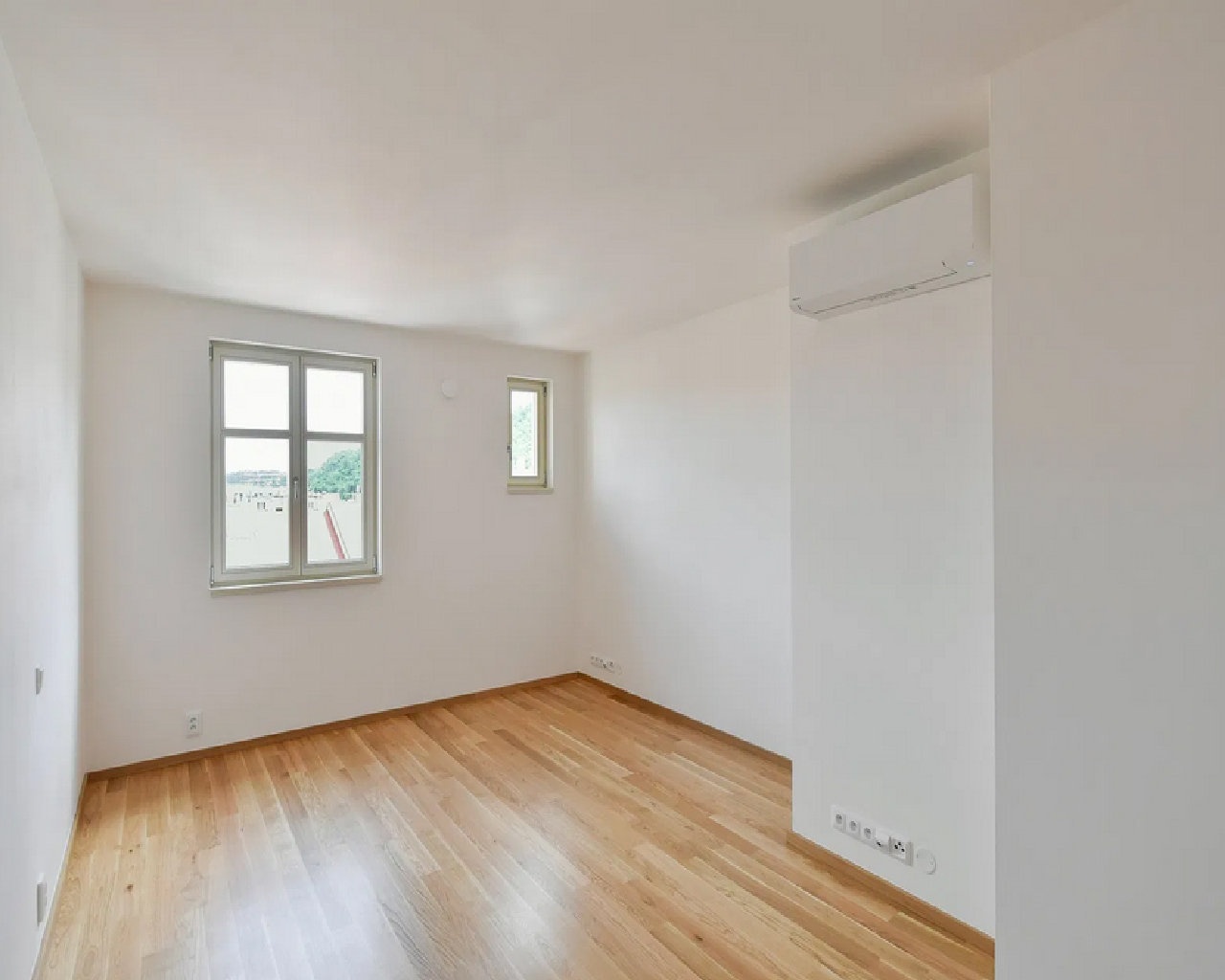 Двухкомнатная квартира 2+КК (66 м2) в Праге 8 (Карлин) на ул.Йирсикова