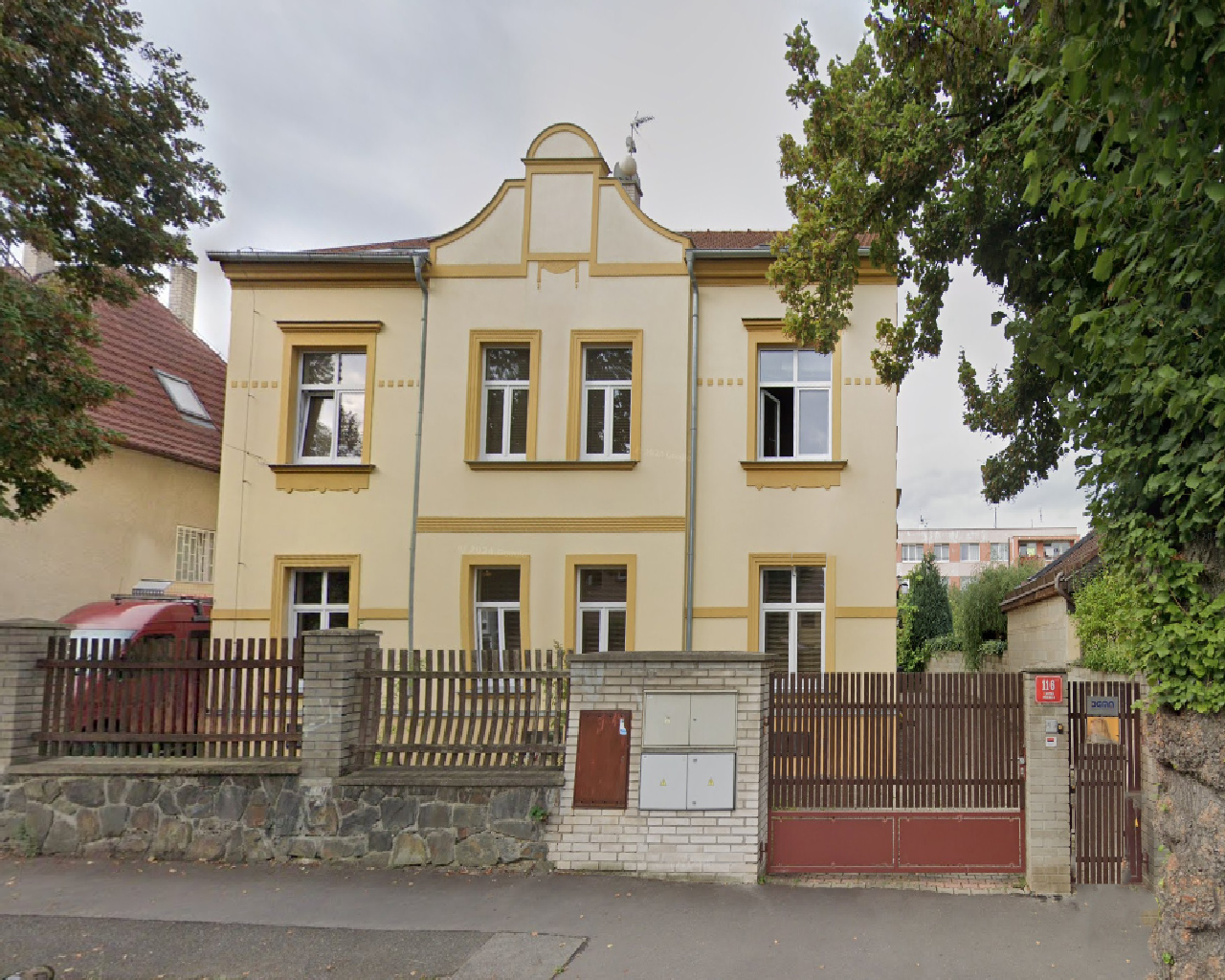 Дом (485 м2) с садиком в Праге 4 (Лготка) на ул.К Новему двору